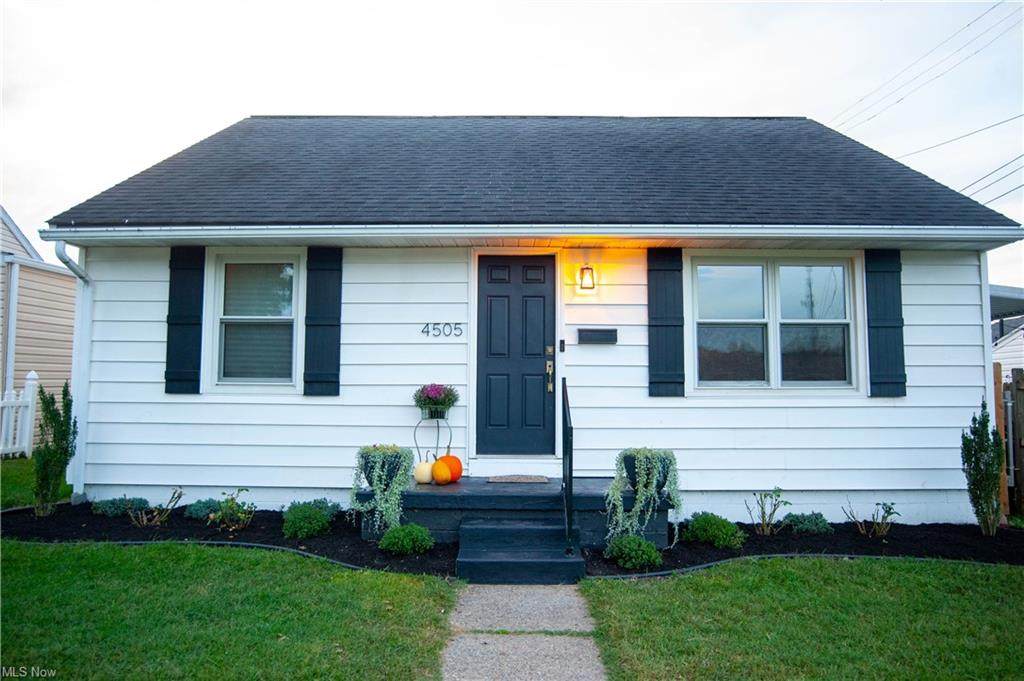 4505 9th Avenue - Photo 1