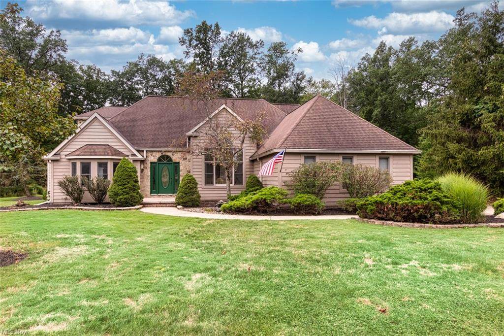 2906 Oakwood Drive - Photo 1