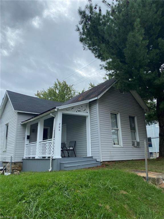 206 Hamline Avenue - Photo 1