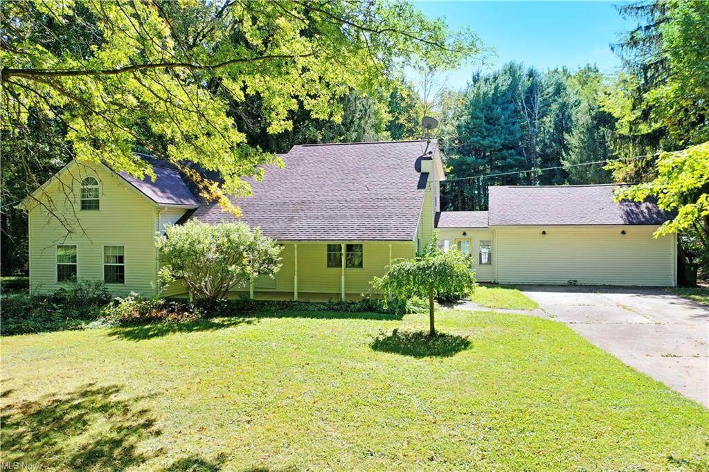 3040 Greenleaf Road - Photo 1