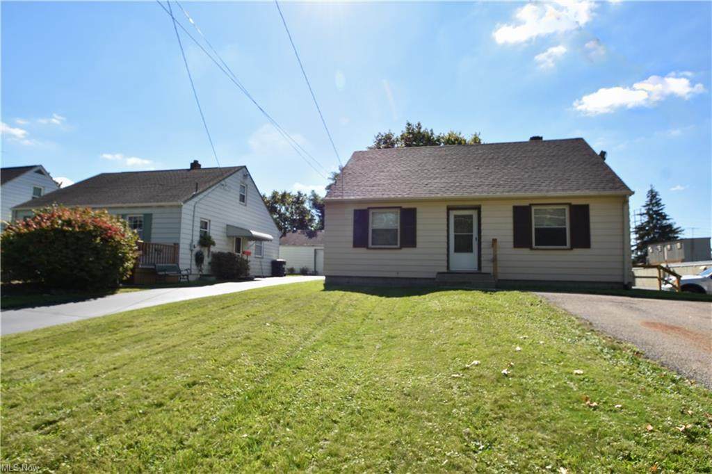 17 Woodrow Avenue - Photo 1