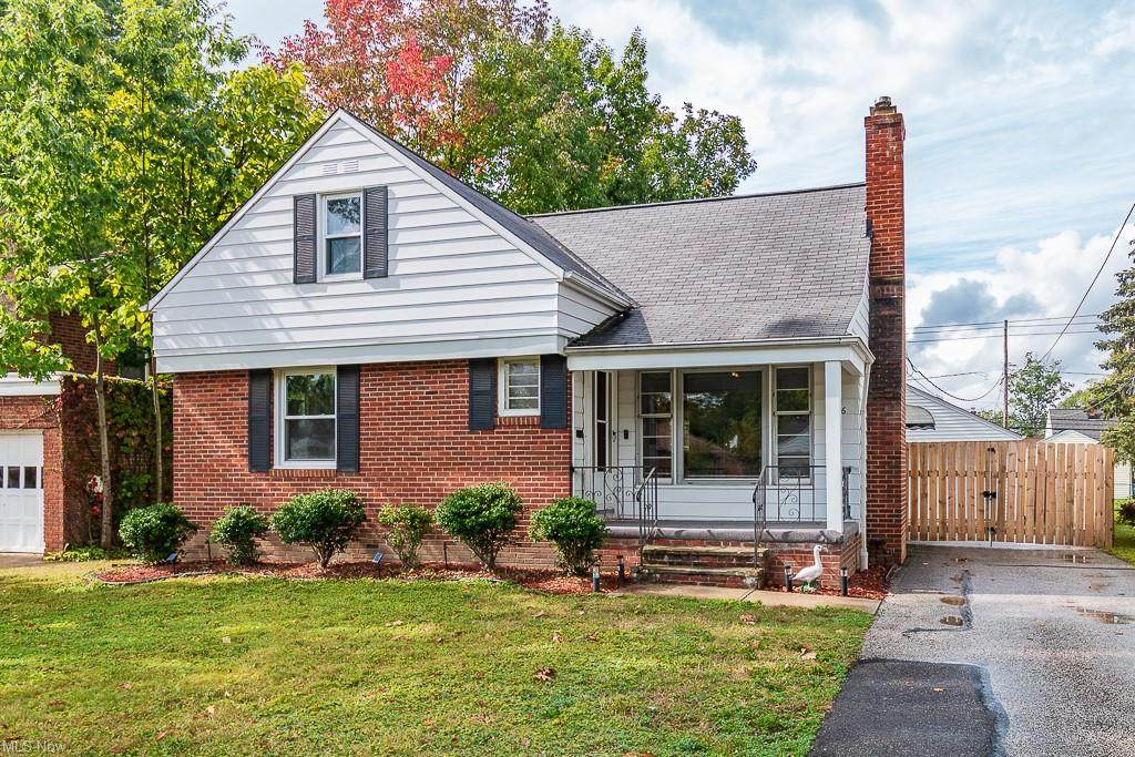 1746 Longwood Drive - Photo 1