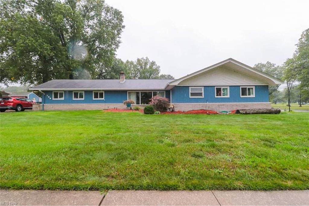 723 34th Street - Photo 1