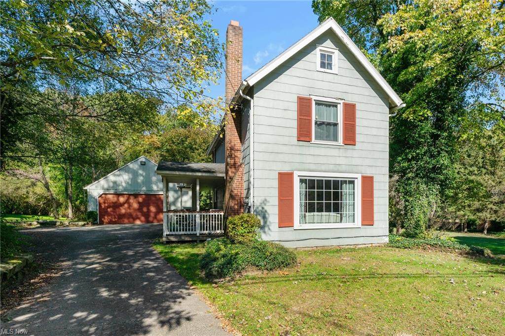 946 Ravine Drive - Photo 1
