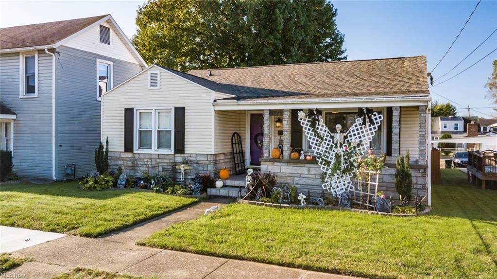 1108 Lakeview Drive - Photo 1