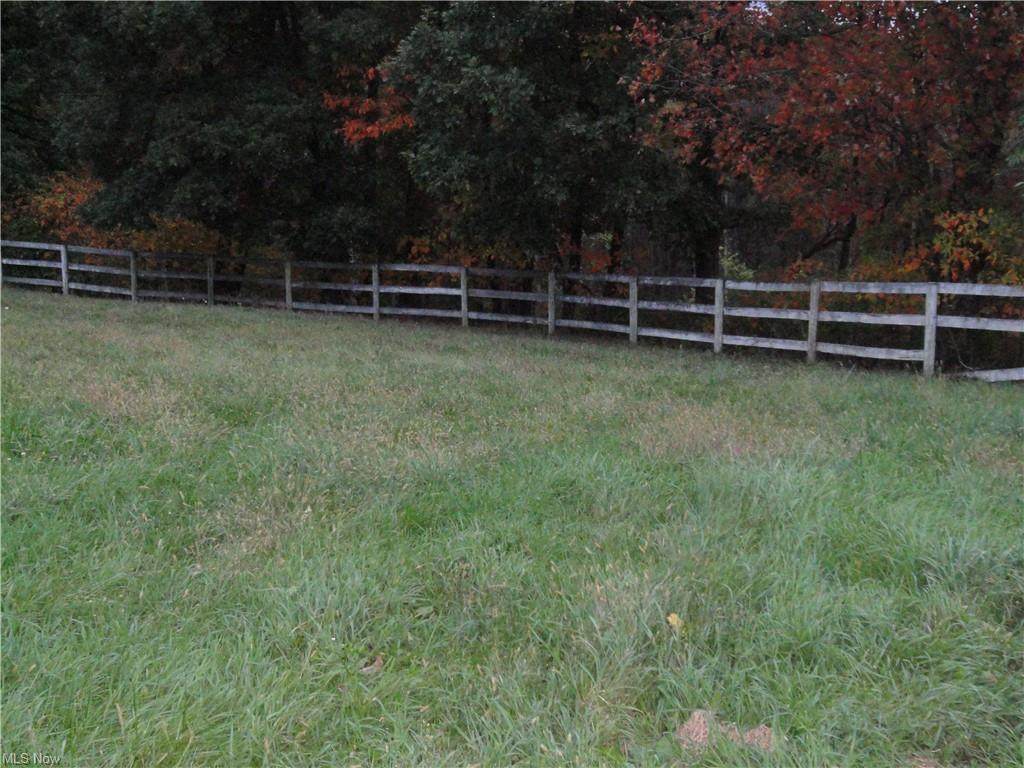 881 Ross Road - Photo 1