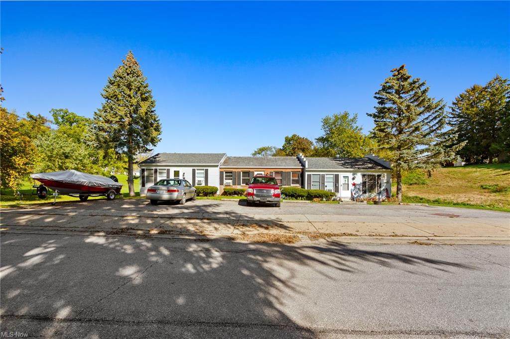544 Emerald Street - Photo 1