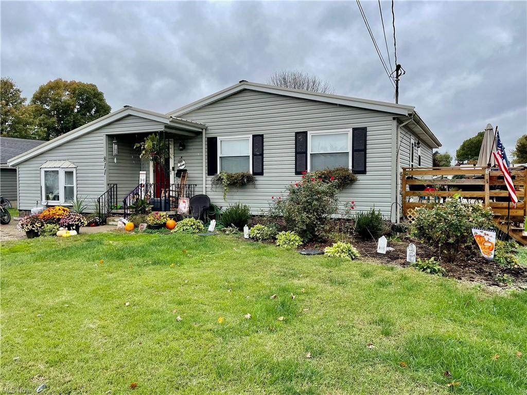 811 Moore Avenue - Photo 1