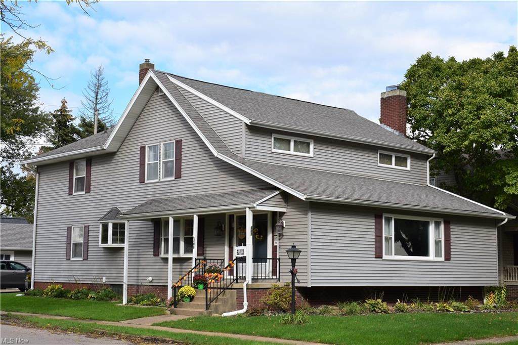 301 42nd Street - Photo 1