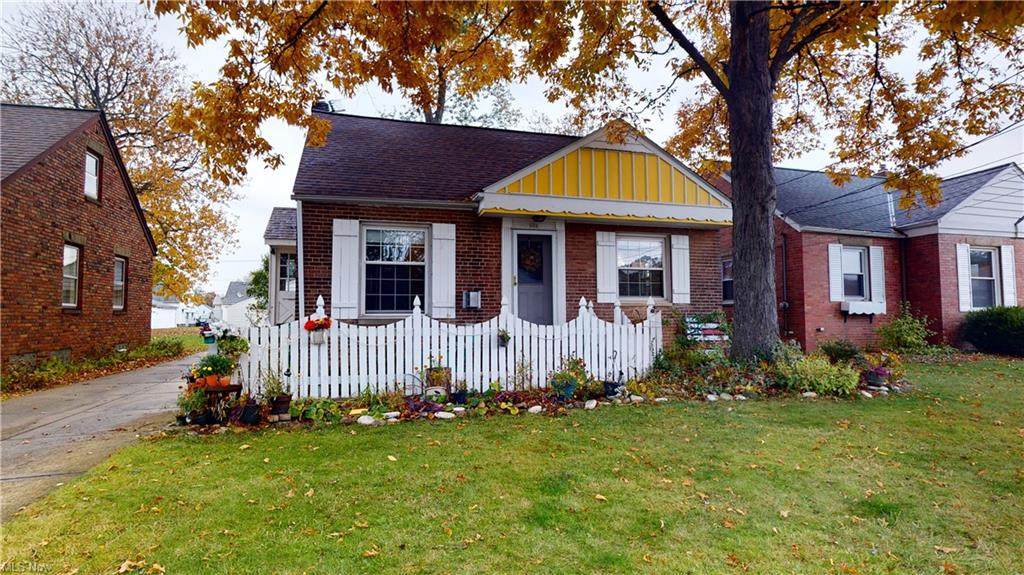 425 257th Street - Photo 1