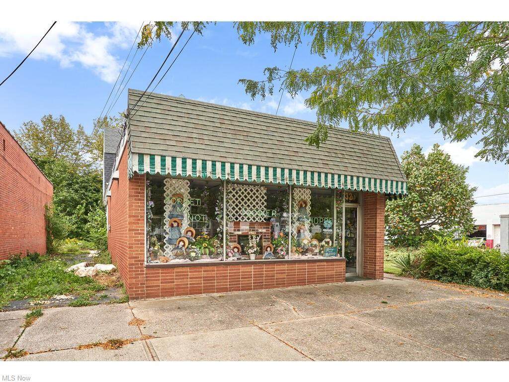 732 200th Street - Photo 1