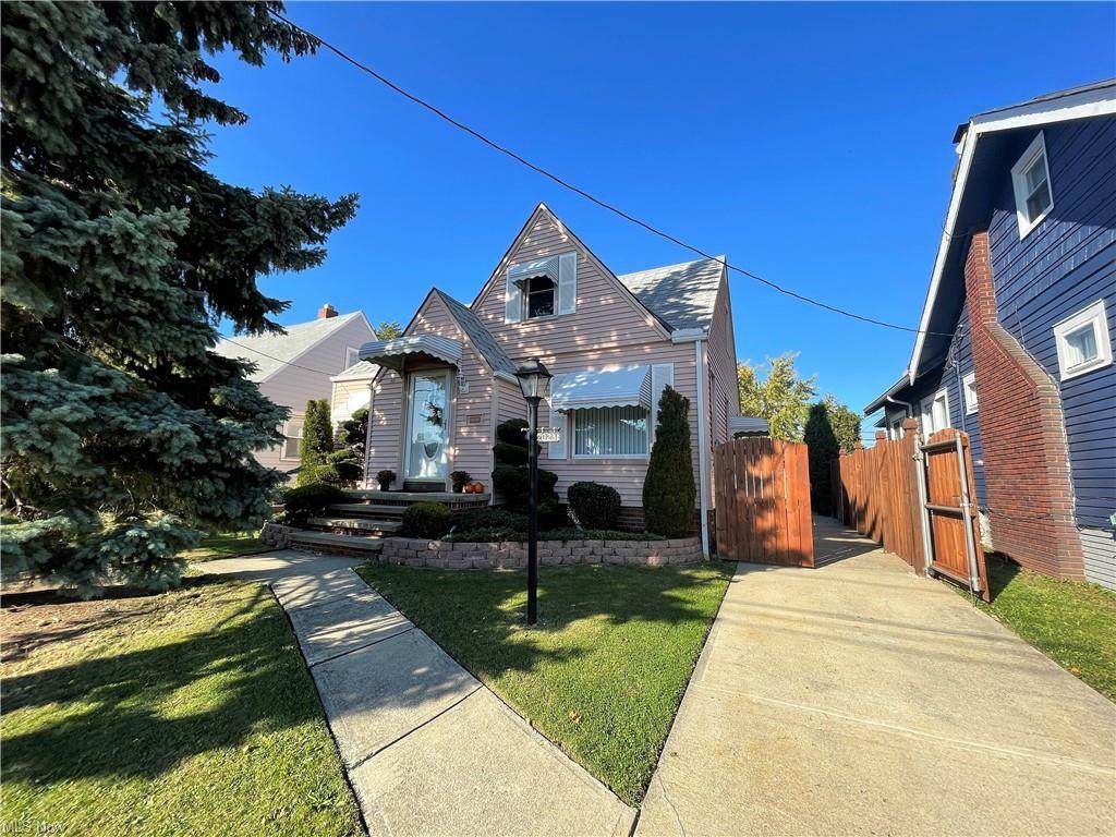 20231 Arbor Avenue - Photo 1