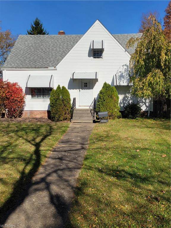 10880 Woodview Boulevard - Photo 1