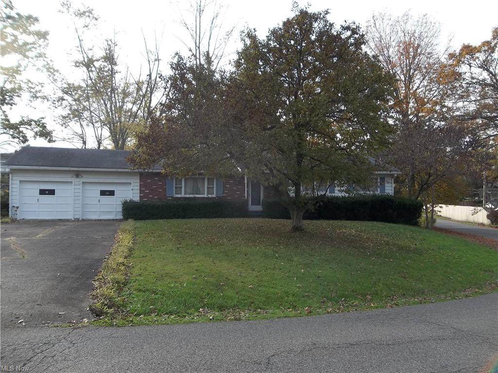 2555 Geneva - Photo 1