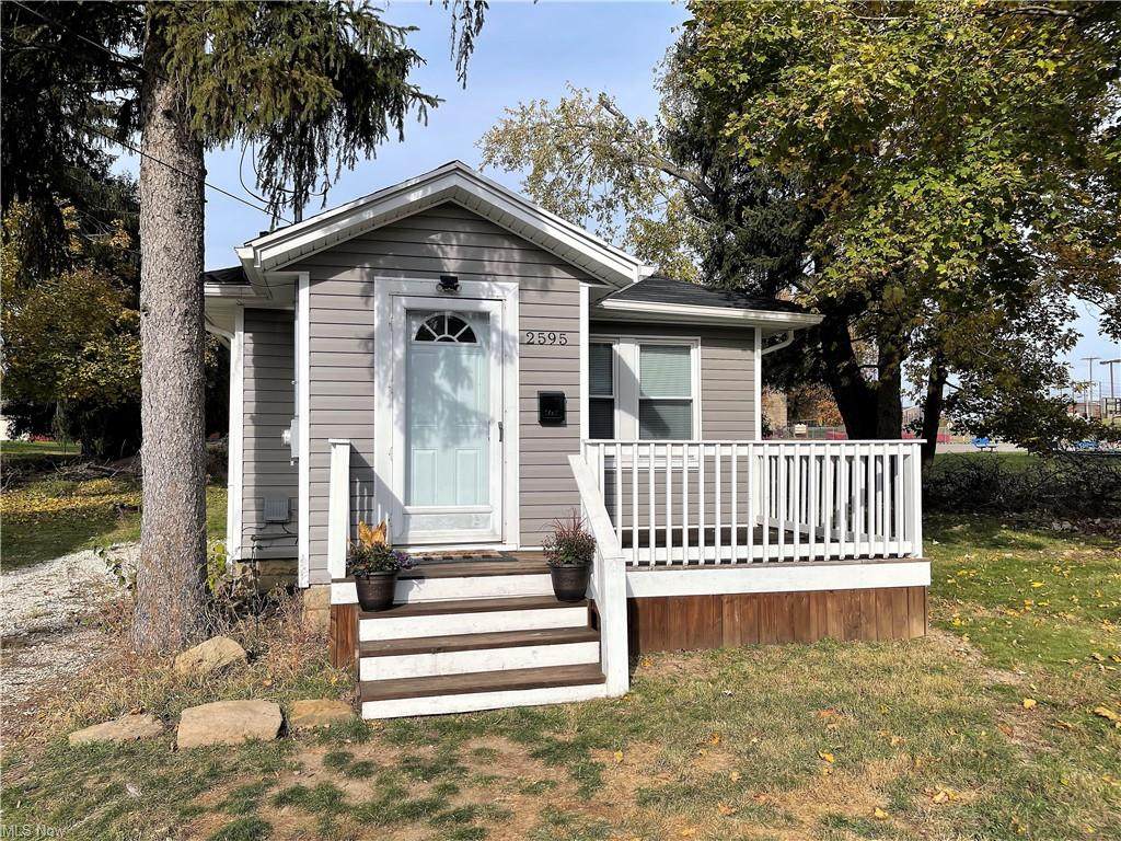 2595 Shelburn Avenue - Photo 1