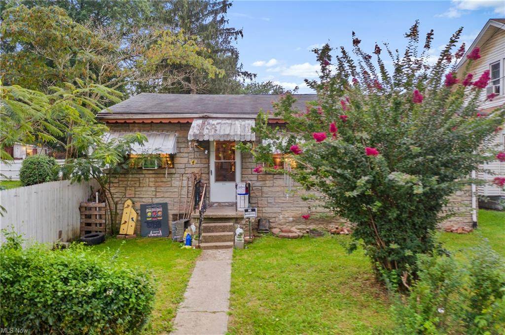 1018 East 12th Street - Photo 1