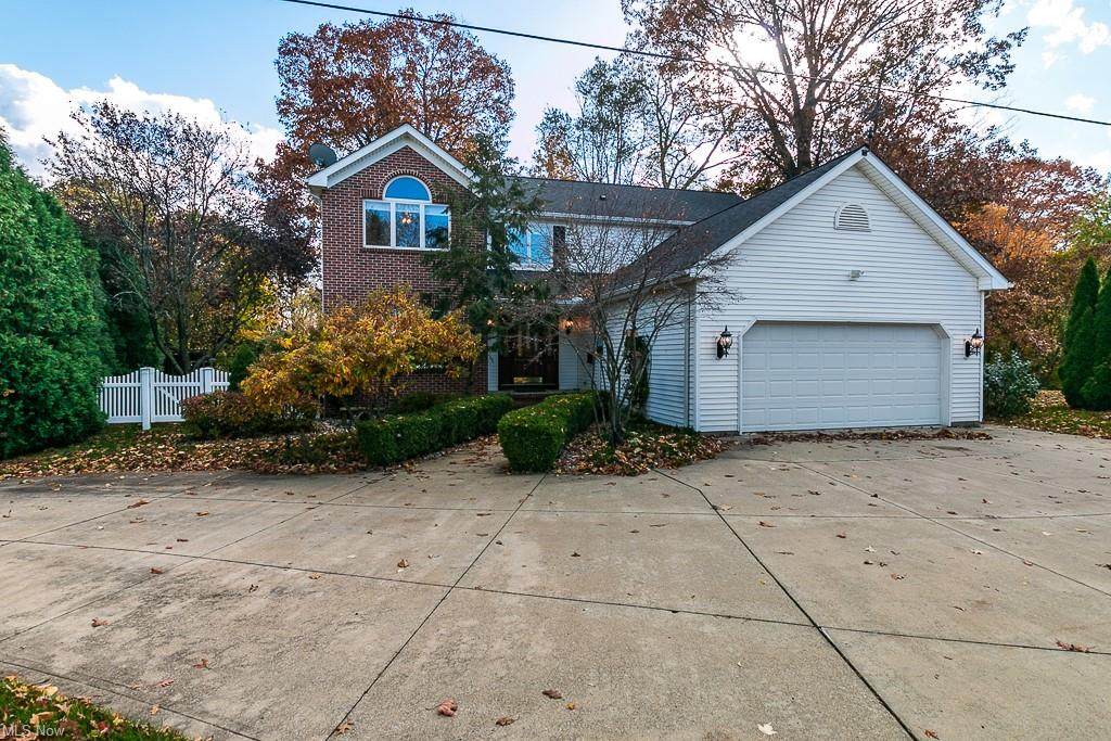 28400 Cresthaven Drive - Photo 1