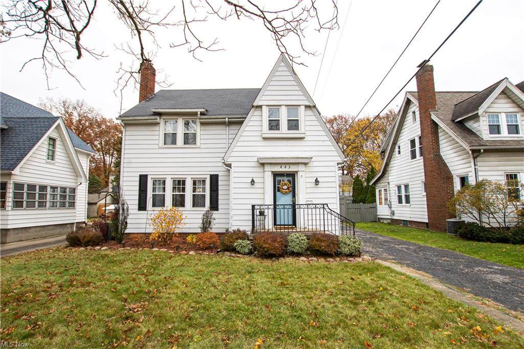 443 Roslyn Avenue - Photo 1