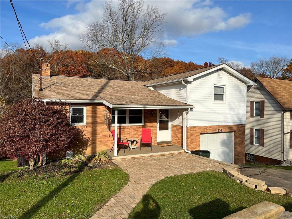 560 Woodvue Lane - Photo 1