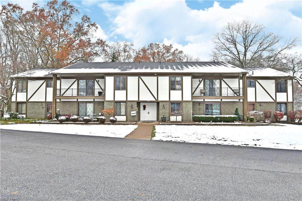 399 Quarry Lane - Photo 1