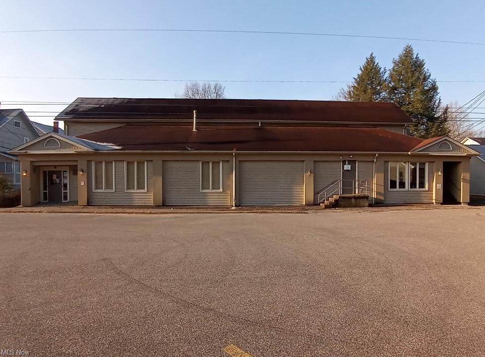 707 Warren Street - Photo 1
