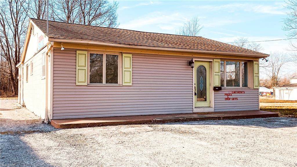 10861 Mahoning Avenue - Photo 1