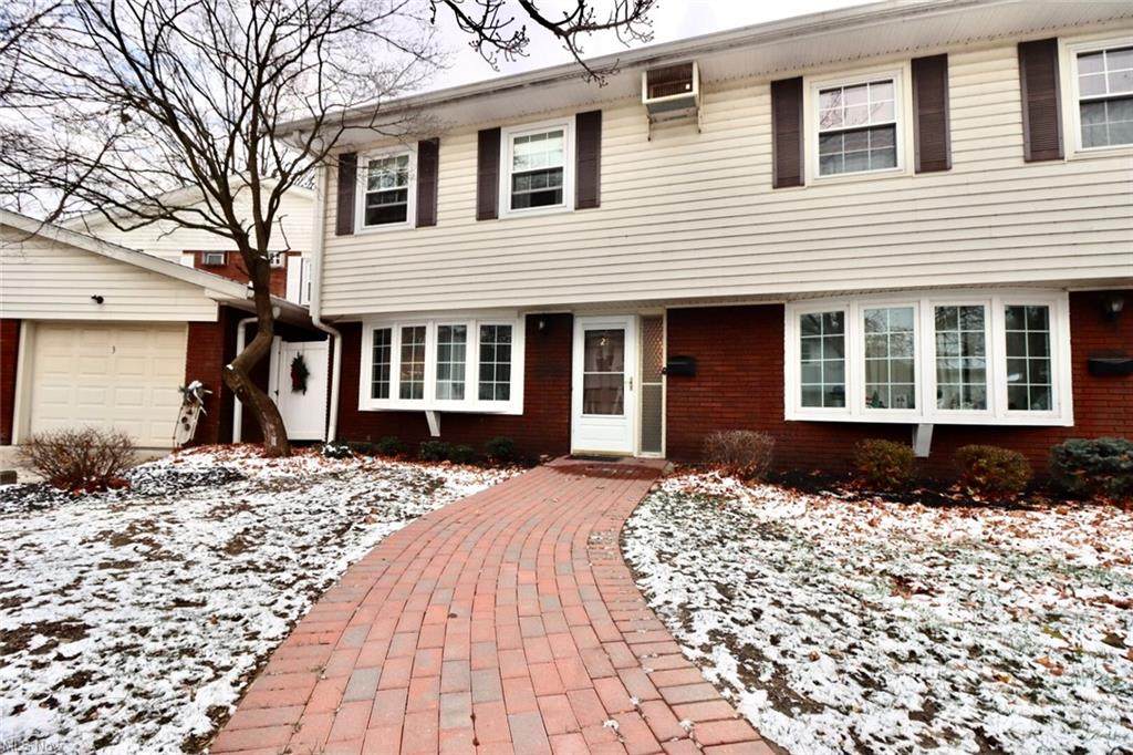 11 Meadowlawn Drive - Photo 1