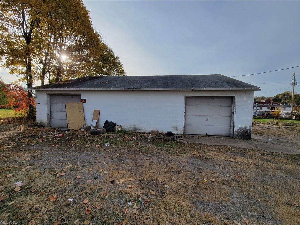 718 12th Street - Photo 1