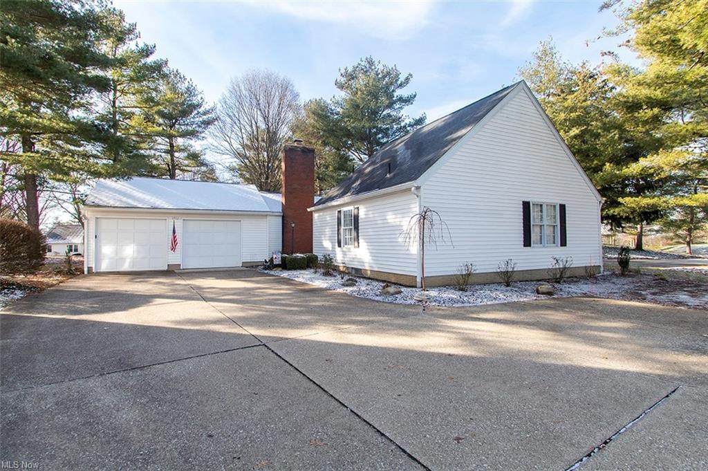 21 Hickory Drive - Photo 1