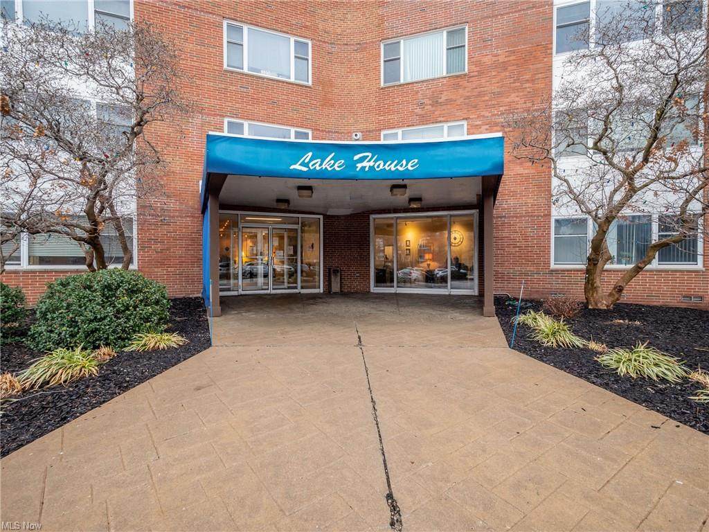 11850 Edgewater Drive - Photo 1