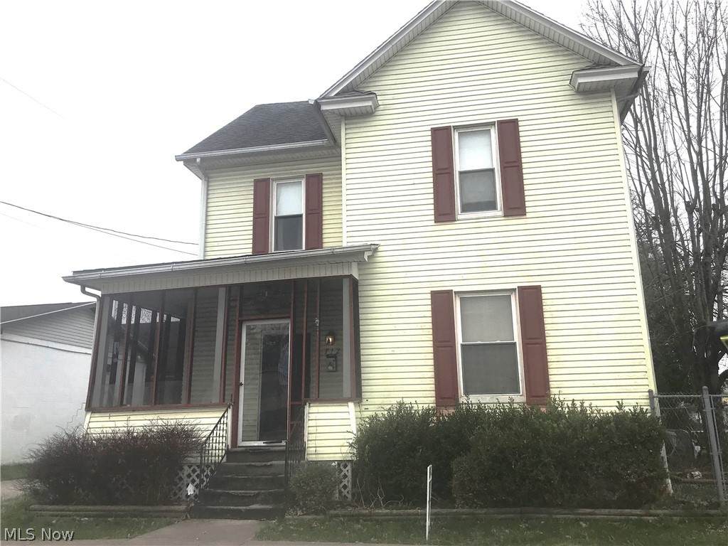 712 17th Street - Photo 1