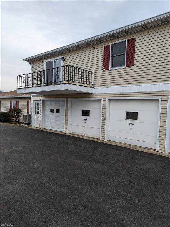 926 Canterbury Lane - Photo 1