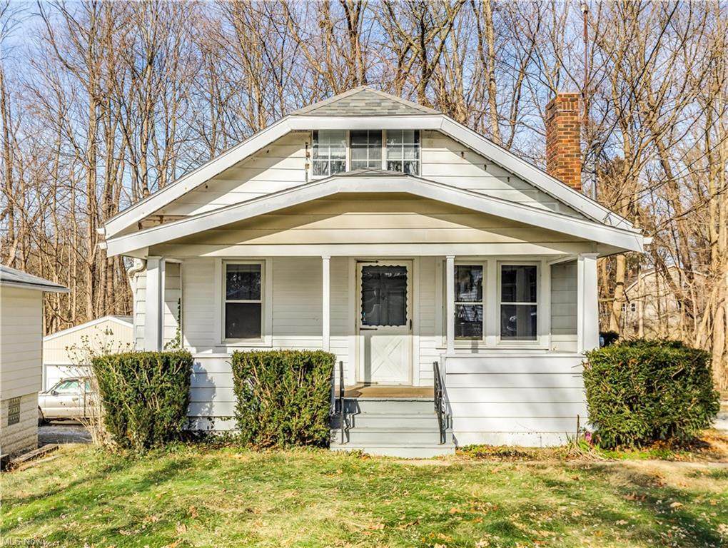 407 Willowview Drive - Photo 1