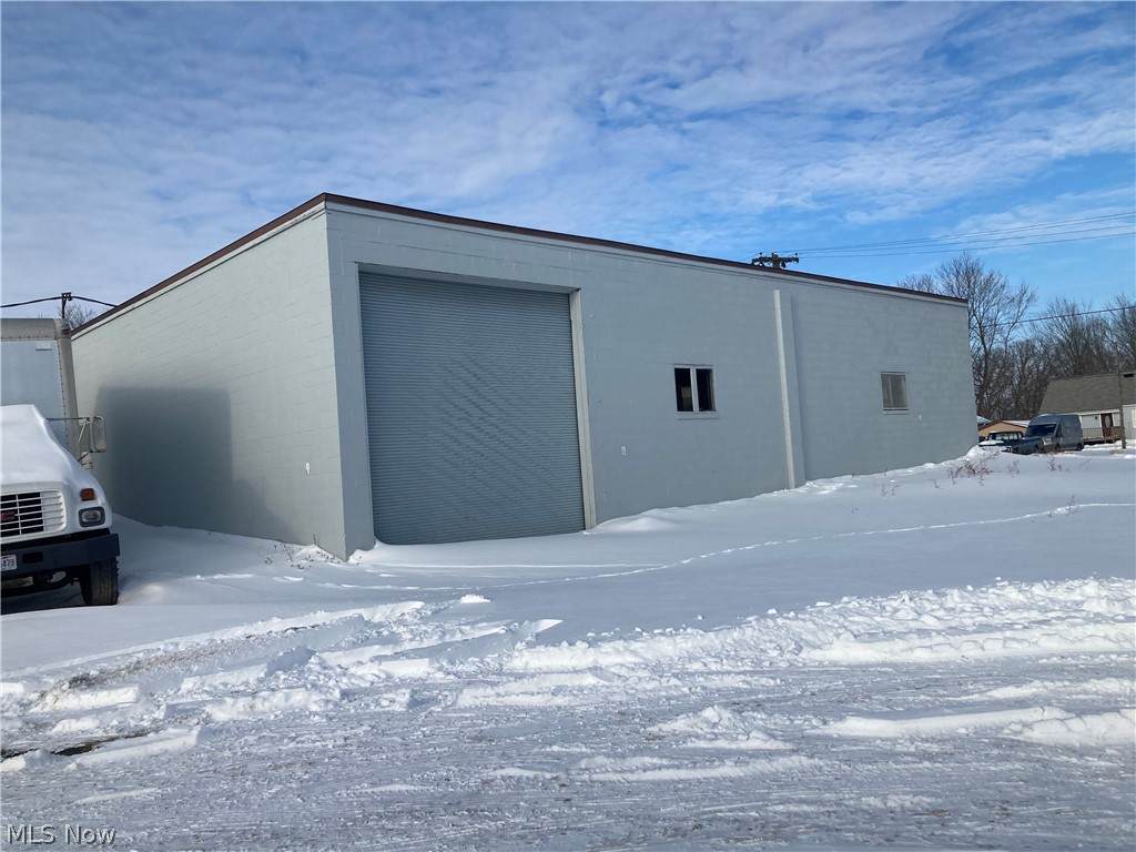 820 Bank Street - Photo 1