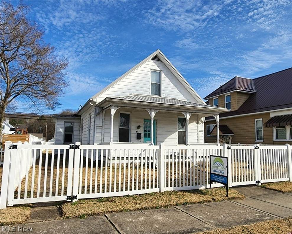 802 4th Street - Photo 1