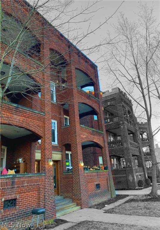 2585 Euclid Heights Boulevard - Photo 1