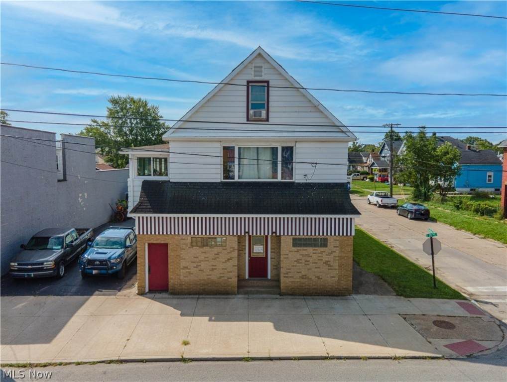 500 28th Street - Photo 1