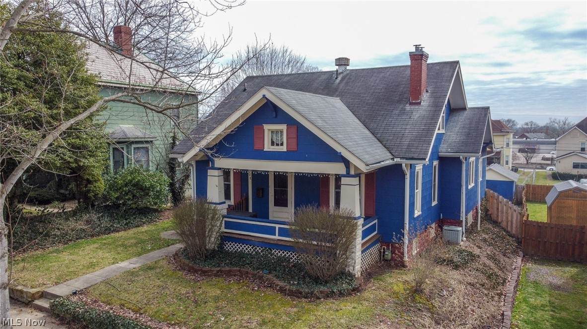 308 Oakwood Avenue - Photo 1
