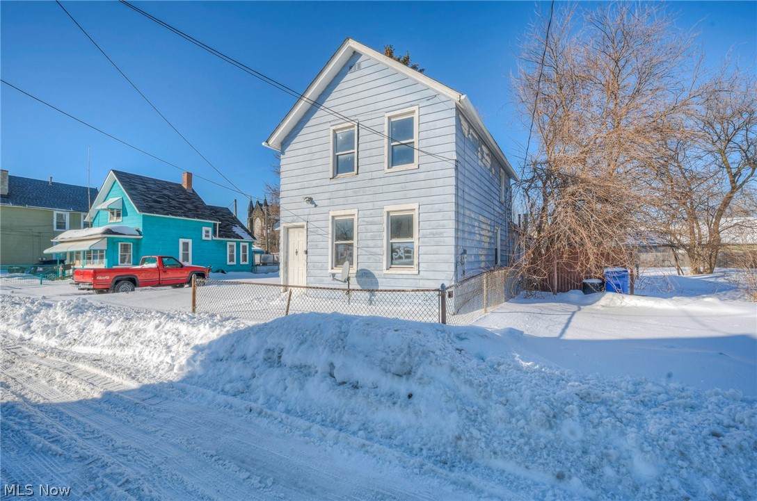 1902 Rowley Avenue - Photo 1