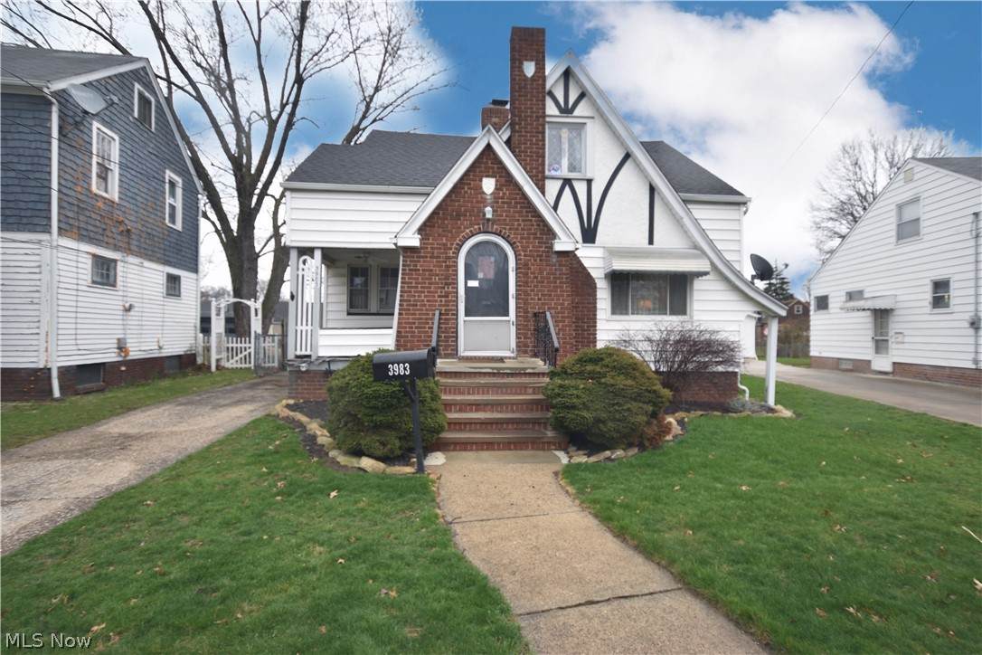 3983 Victory Boulevard - Photo 1
