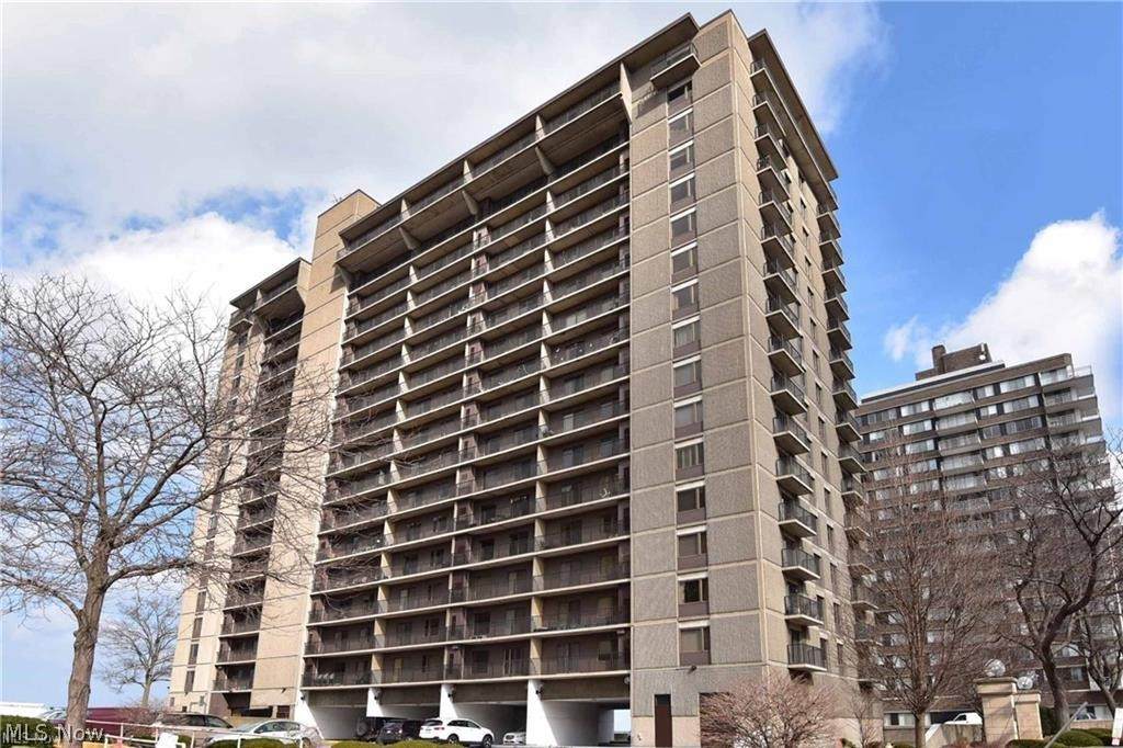 12500 Edgewater Drive - Photo 1