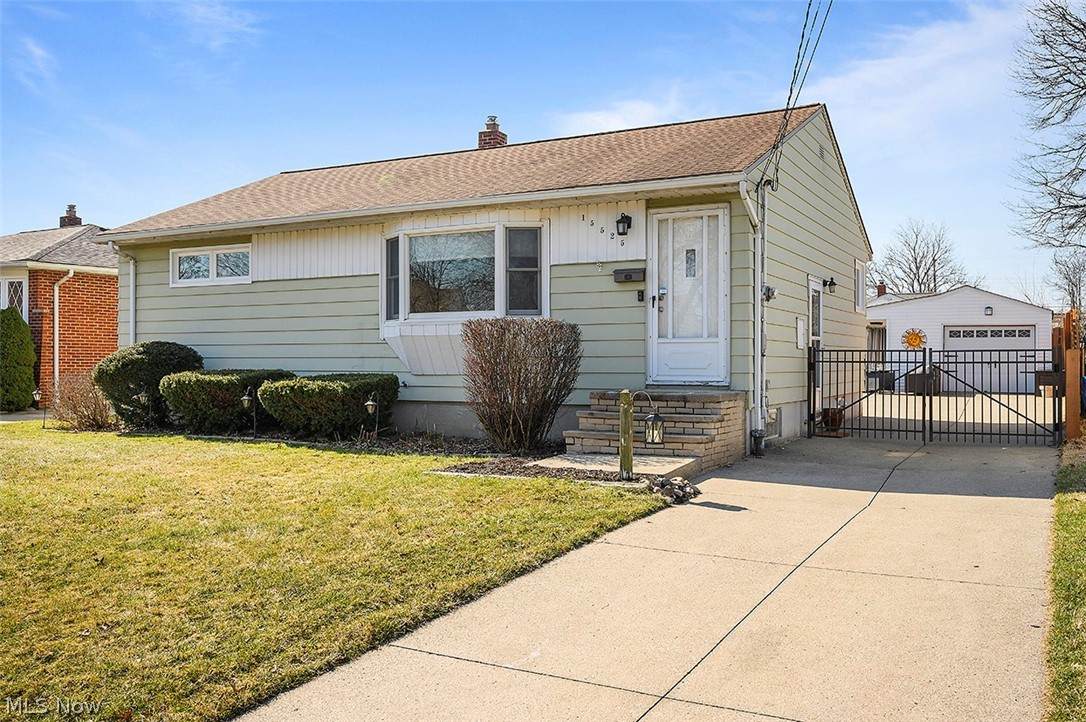 15525 Meigs Boulevard - Photo 1