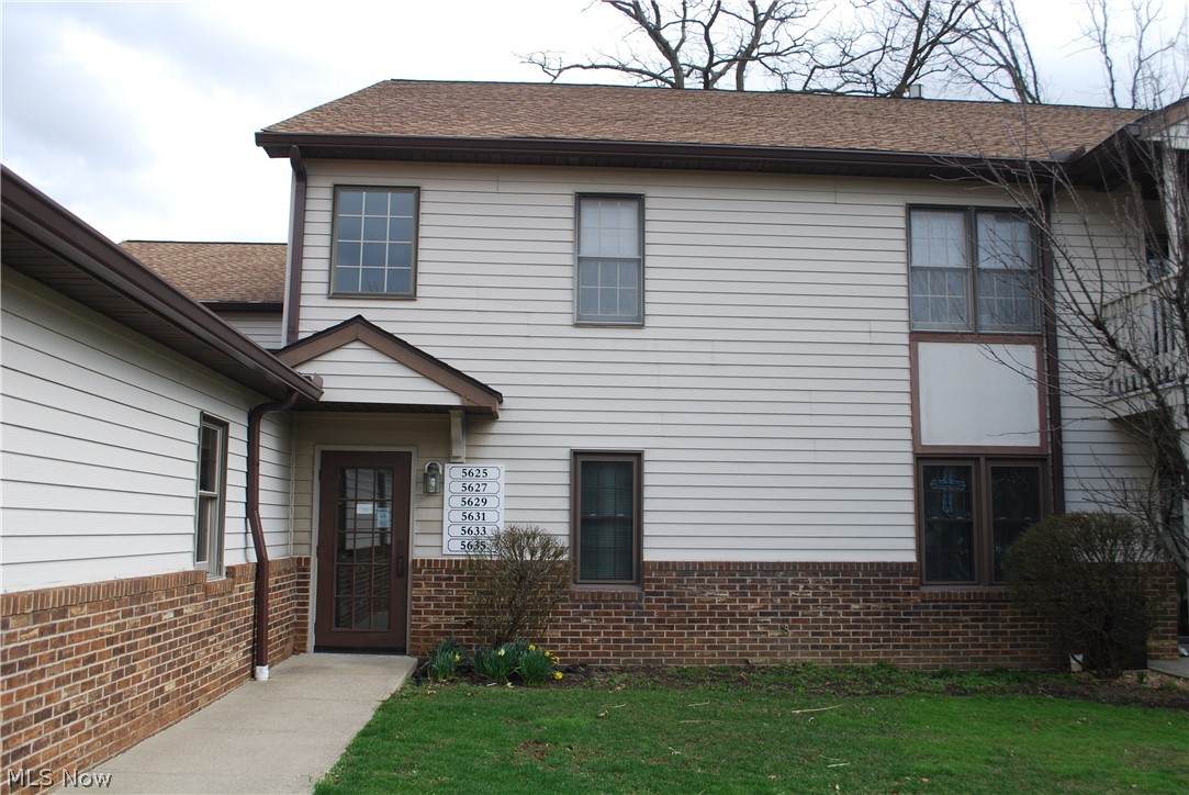 5633 Gateway Lane - Photo 1