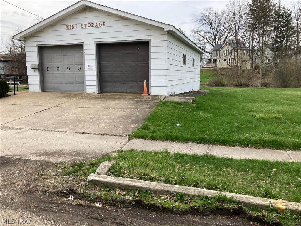 8064 Elm - Photo 1