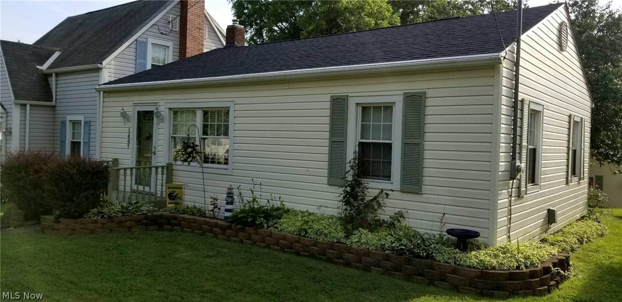 1407 Pine Street - Photo 1