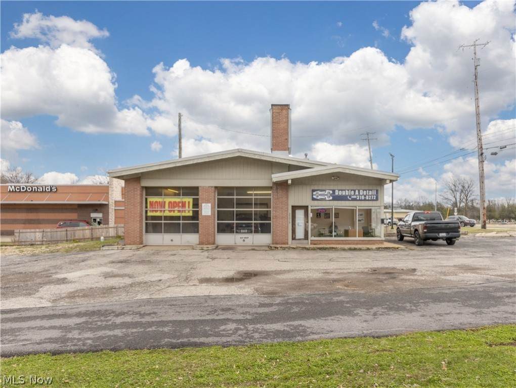 35970 Center Ridge Road - Photo 1