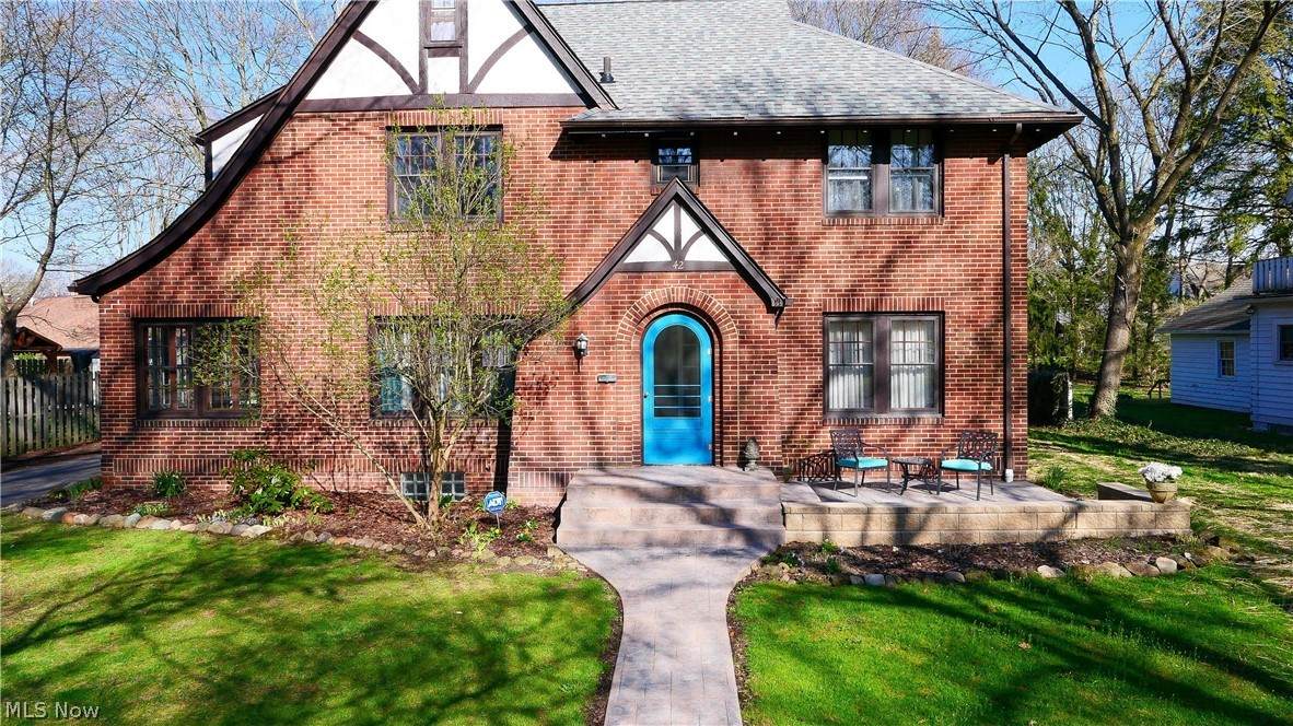 42 Elmdale Avenue - Photo 1
