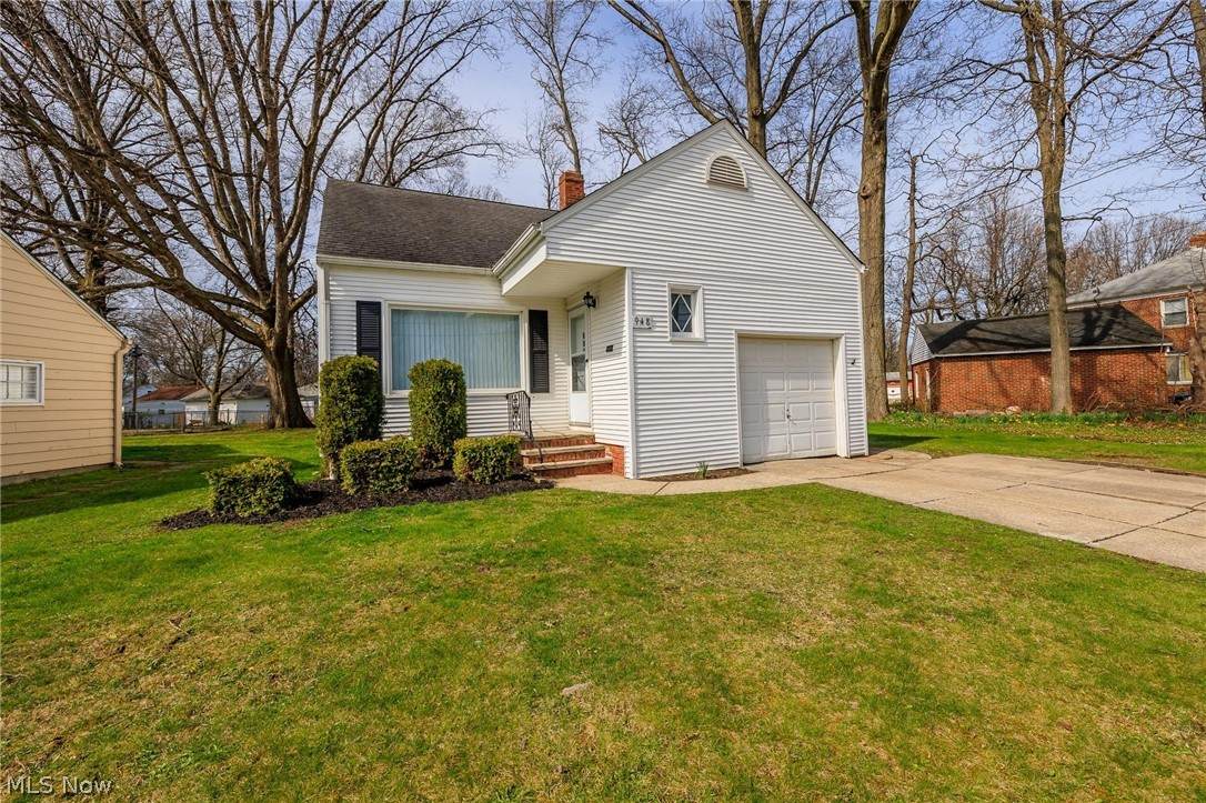 948 Green Road - Photo 1