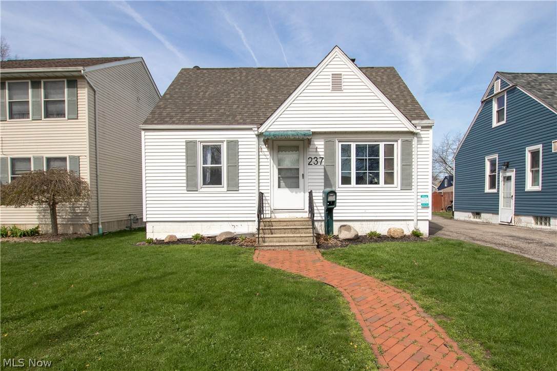 237 Warren Avenue - Photo 1