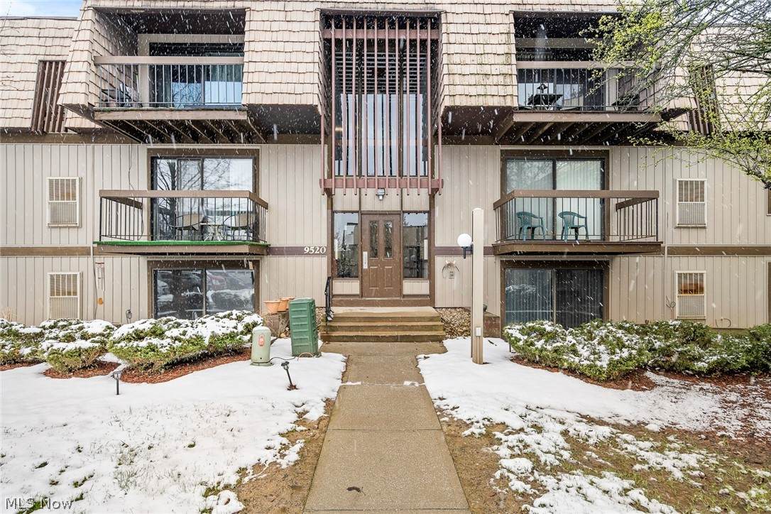 9520 Cove Drive - Photo 1